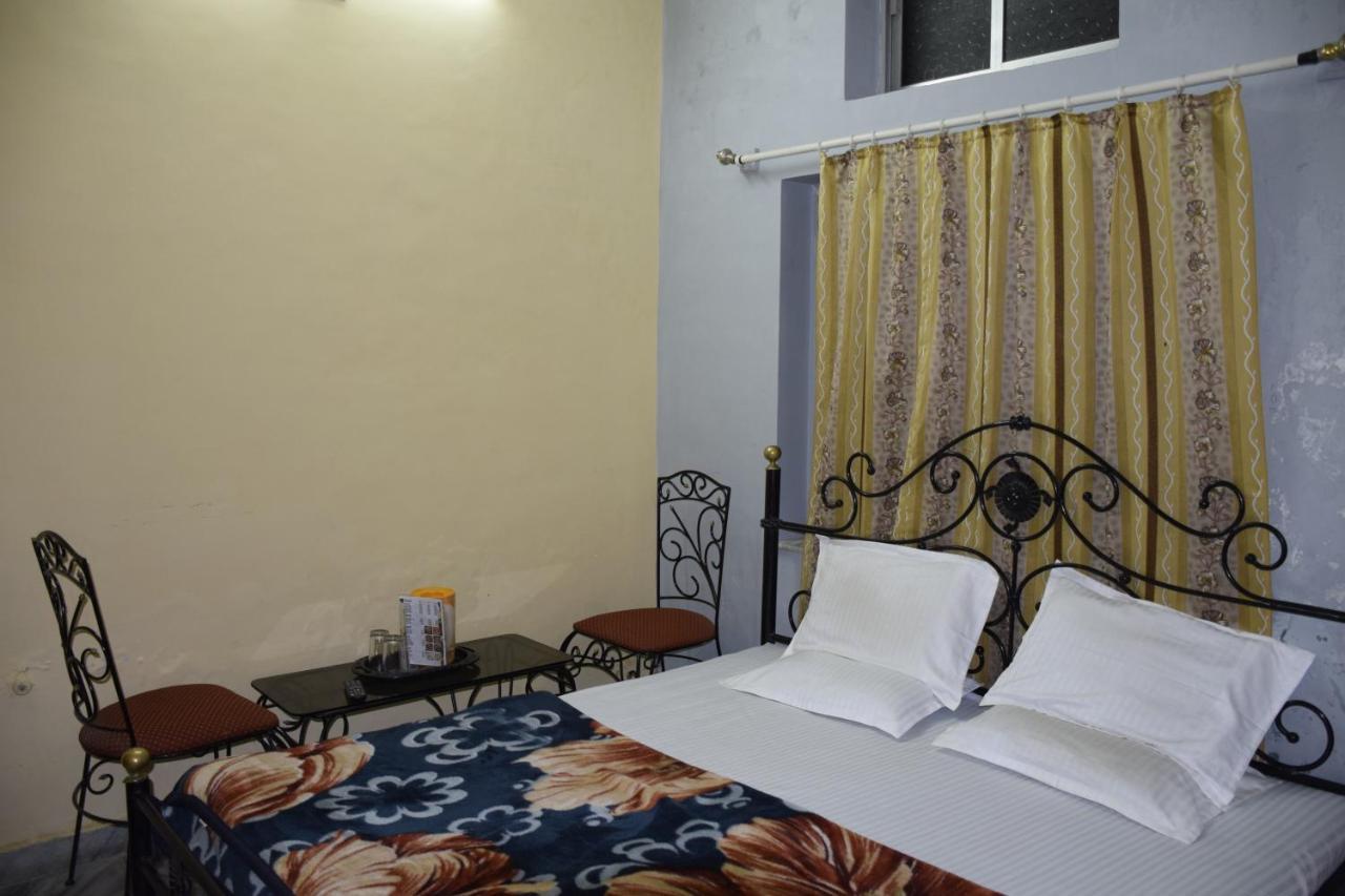 Hotel Deep Valley Mount Âbû Extérieur photo