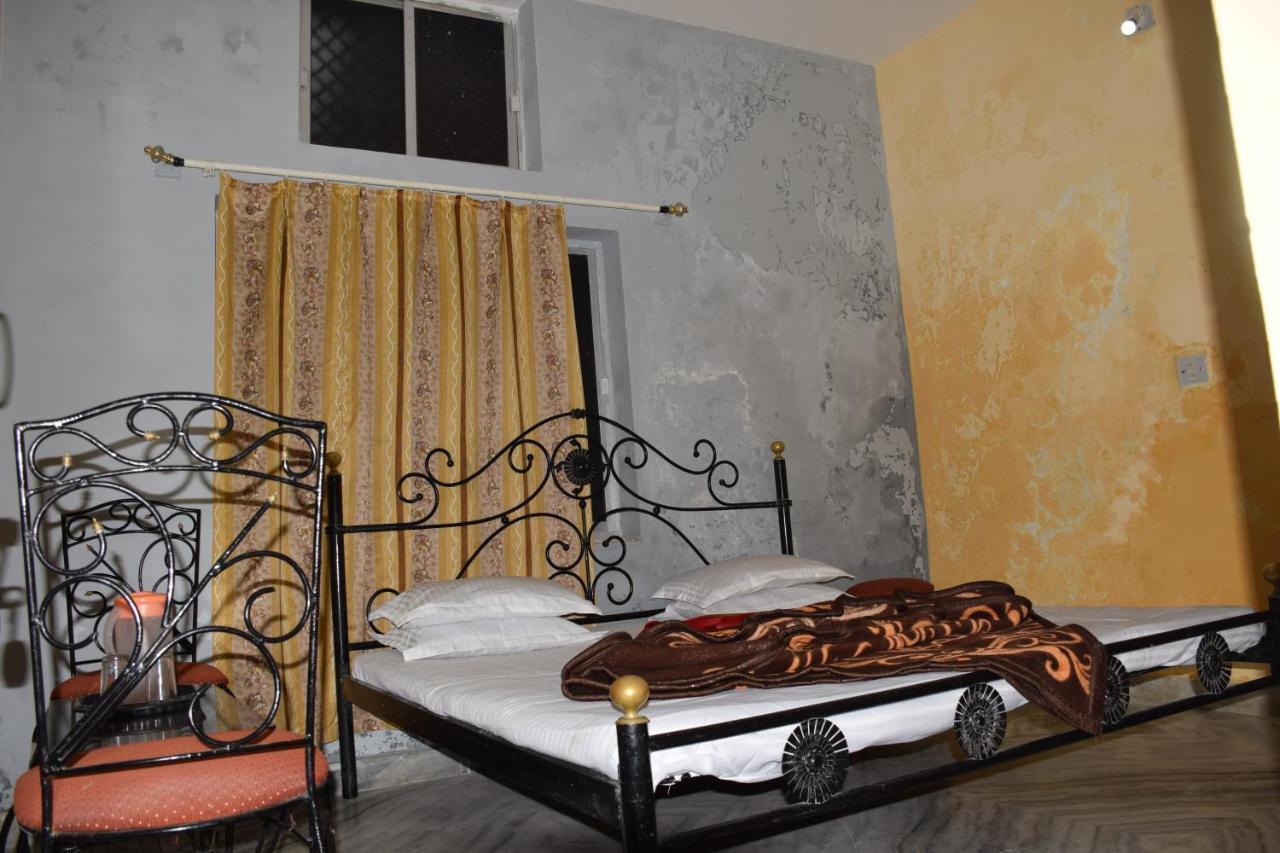 Hotel Deep Valley Mount Âbû Extérieur photo
