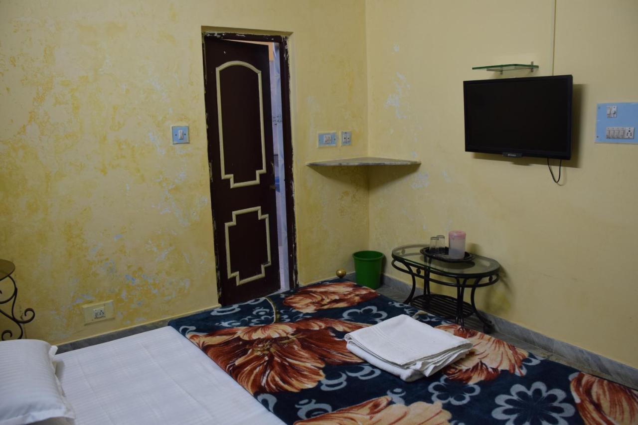 Hotel Deep Valley Mount Âbû Extérieur photo