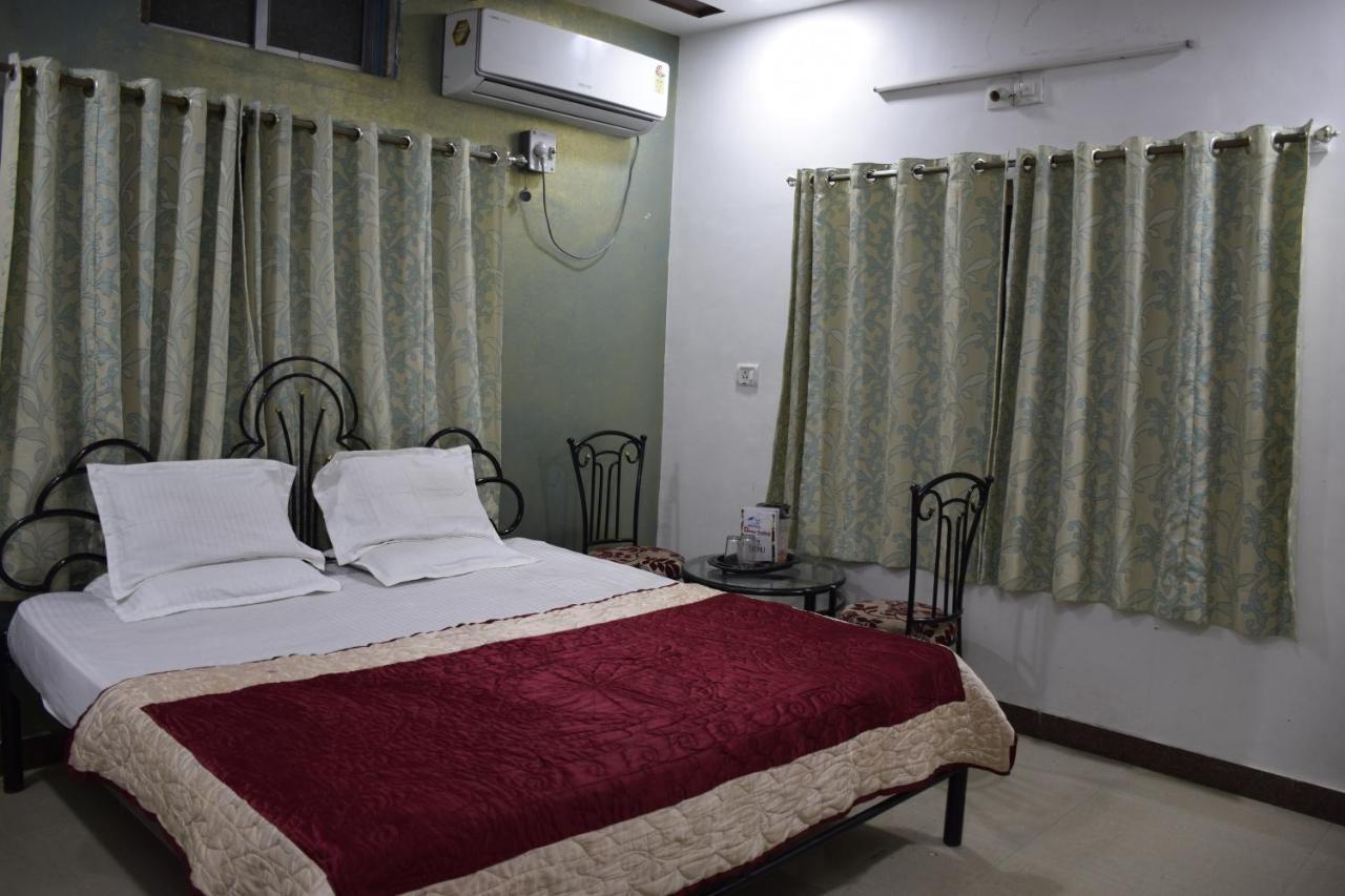 Hotel Deep Valley Mount Âbû Extérieur photo