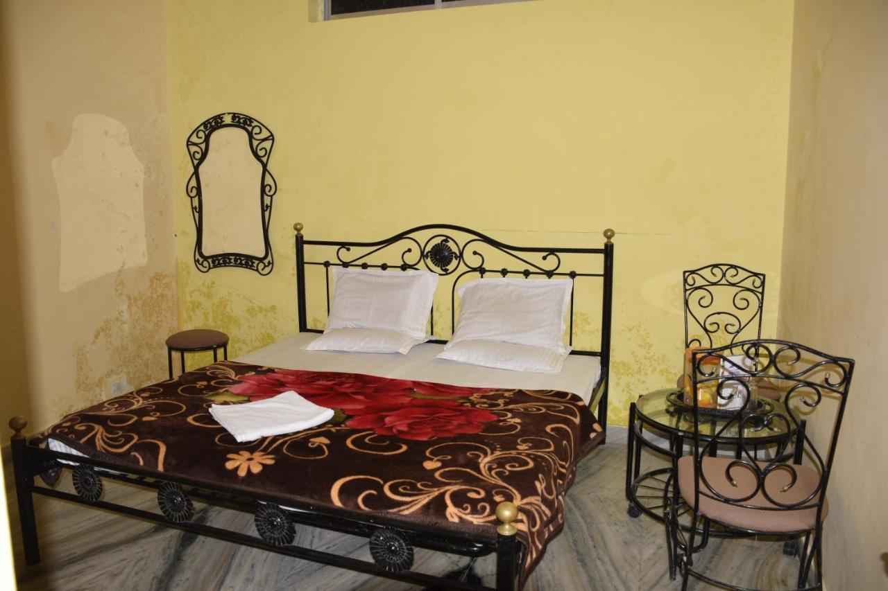 Hotel Deep Valley Mount Âbû Extérieur photo