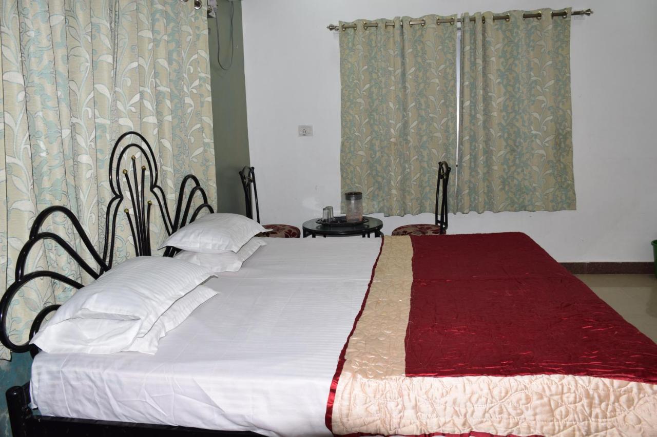 Hotel Deep Valley Mount Âbû Extérieur photo