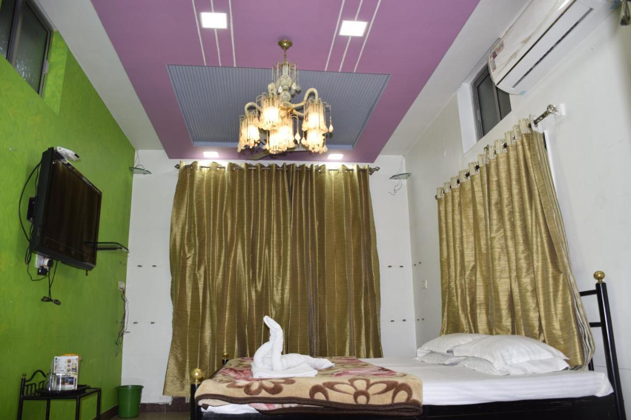 Hotel Deep Valley Mount Âbû Extérieur photo