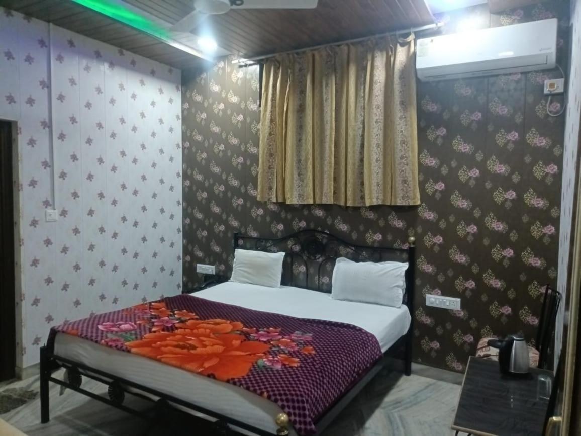 Hotel Deep Valley Mount Âbû Extérieur photo